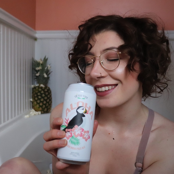 Meet your Posher, Ali - Picture 1 of 1